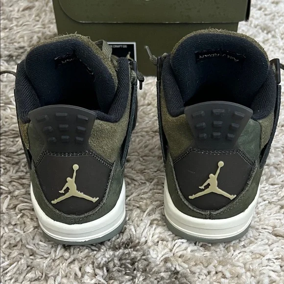 Air Jordan 4 Retro Youth Olive Green and Black Suede Sneakers. Size 5Y. - Picture 5 of 6